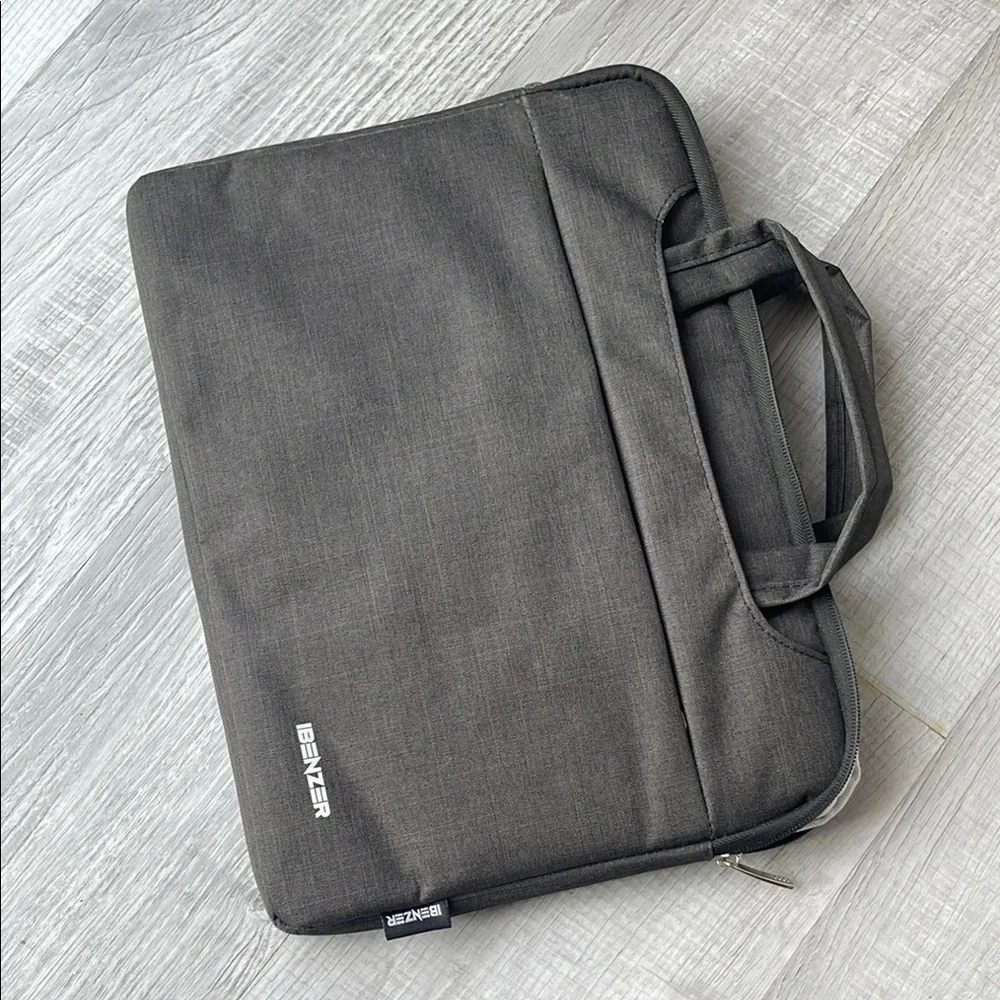 Sleek Gray Laptop Bag with Minimalist Design